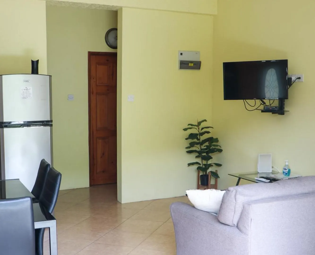 Hidden Gem Apartments Кастри